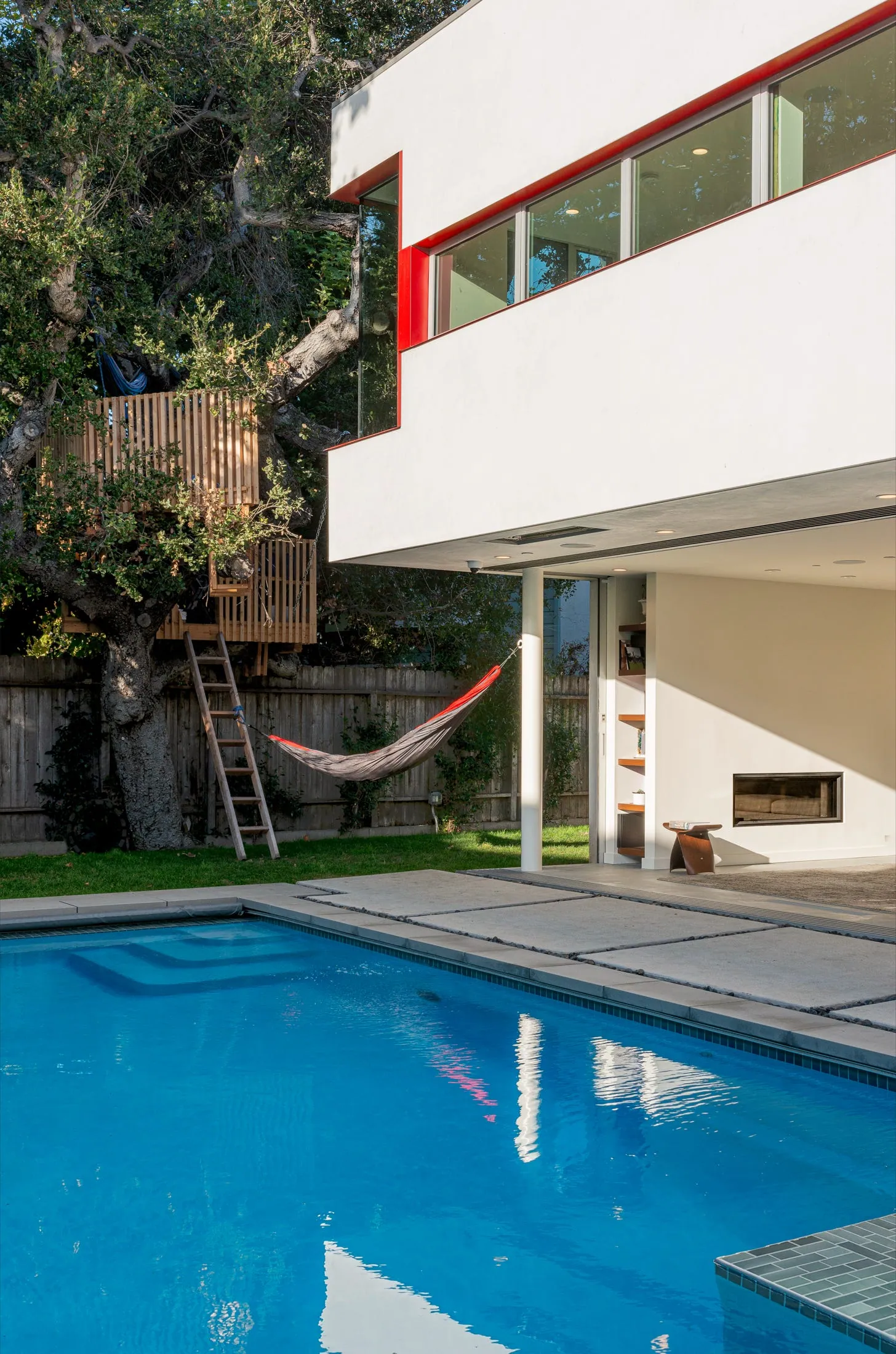 Entrada Drive Residence